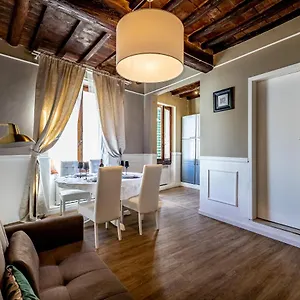 Florentine Experience In Santa Croce , Firenze Italia